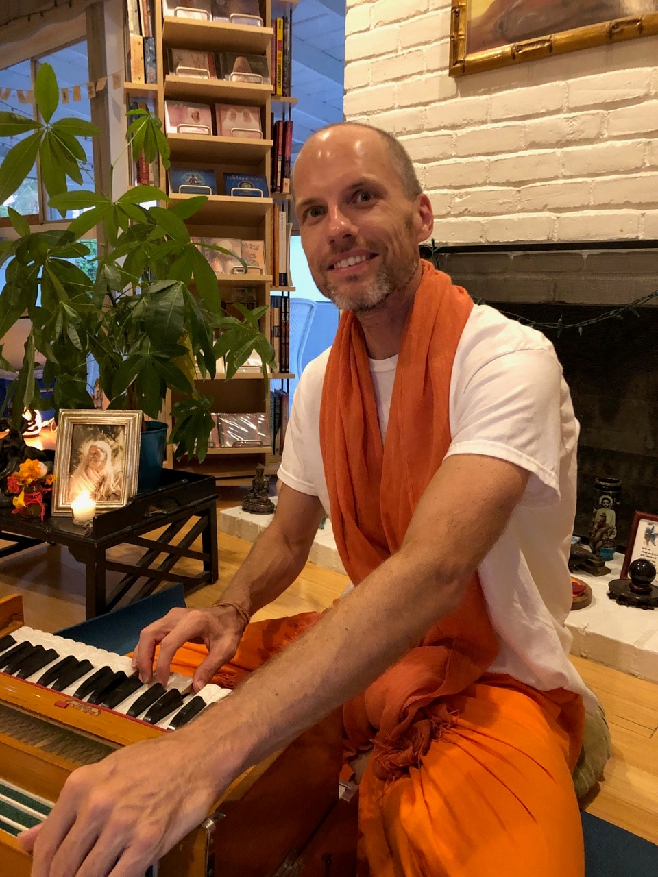 Glowing crystal sound bowls for a meditation gathering